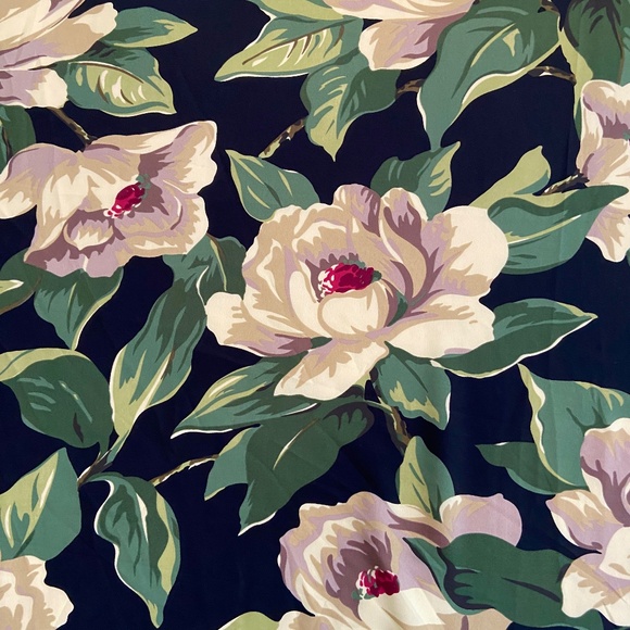 2.75" yds (in 2 pcs) Magnolia Floral Fabric Black Large Scale Vintage Inspired - Picture 1 of 7